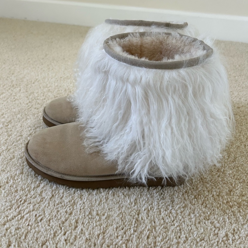 UGG Mongolian Fur Cuff Sheepskin Classic Boots Sand Size 9 EUC
